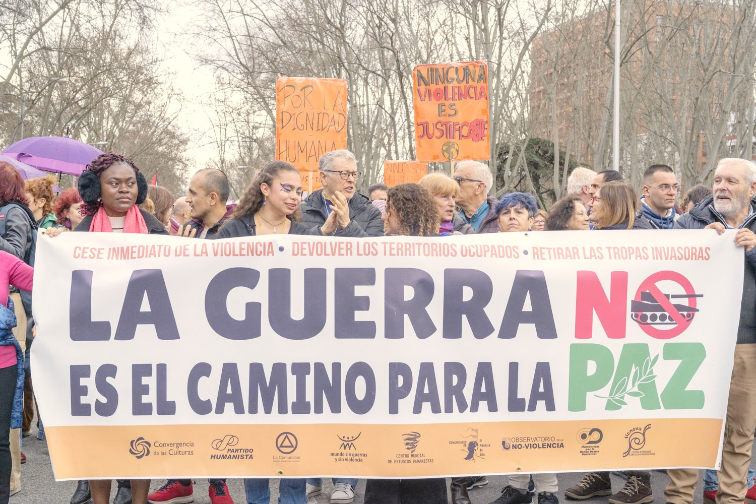 Manifestación: La guerra no es el camino para la paz