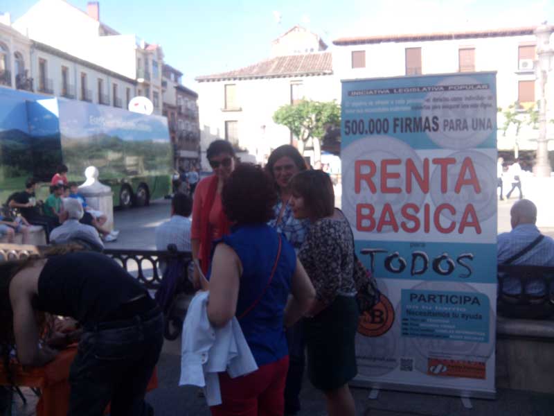 El equipo base del PH de Alcalá de Henares promueve la iniciativa por la Renta Básica